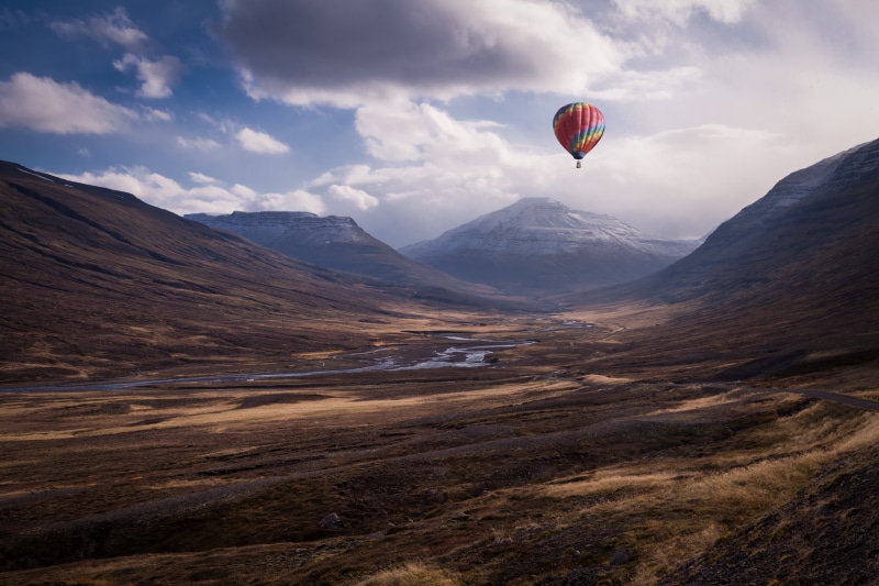 color, tu, transportation, iceland, mountains, adventure, islandia, scenics, daytime, flying, mountain, 5K, travel, Seyðisfjörður, hot Air Balloon, balloon