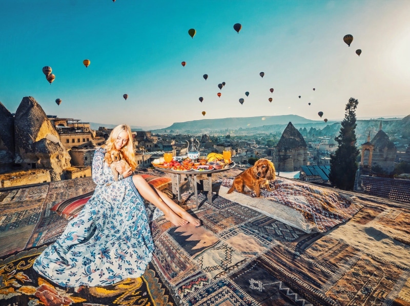 one person, adult, sky, women, young women, Cappadocia, architecture, 1080P, flying, nature, mammal, hot air balloons, hot air balloon, vertebrate, domestic animals