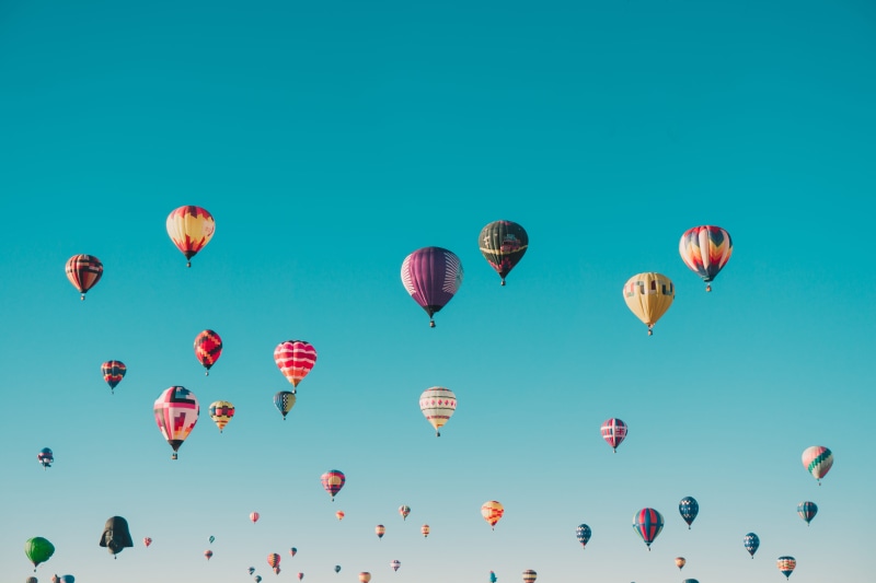 sunrise, 5K, nature, outdoors, beauty in nature, air vehicle, celebration, hot air balloon festival, hot air balloon, multi colored, motion, clear sky