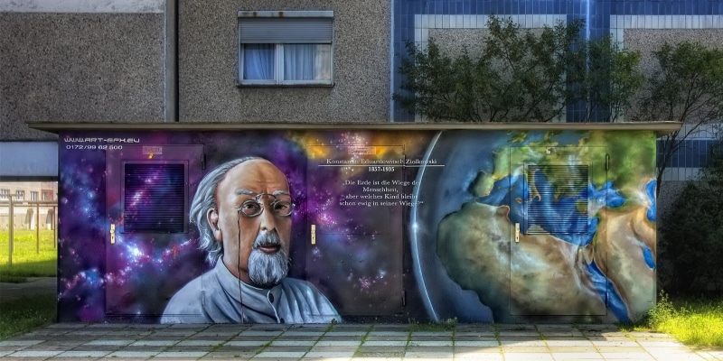 spray, glasses, Graffiti, window, man, konstantin, leisure activity, real people, waist up, day, sitting, women, ddr, color, 720P, new building, fürstenwalde