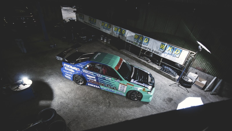 1080P, travel, rally, motor vehicle, car, chaser, green, city, mode of transportation, no people, drift, land vehicle, garage, road, blue, architecture