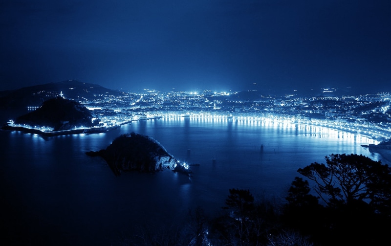 city, the city, scenics - nature, urban Scene, outdoors, scenics, silhouette, dark, sky, lighting, cityscape, illuminated, lake, blue, famous Place, travel Destinations