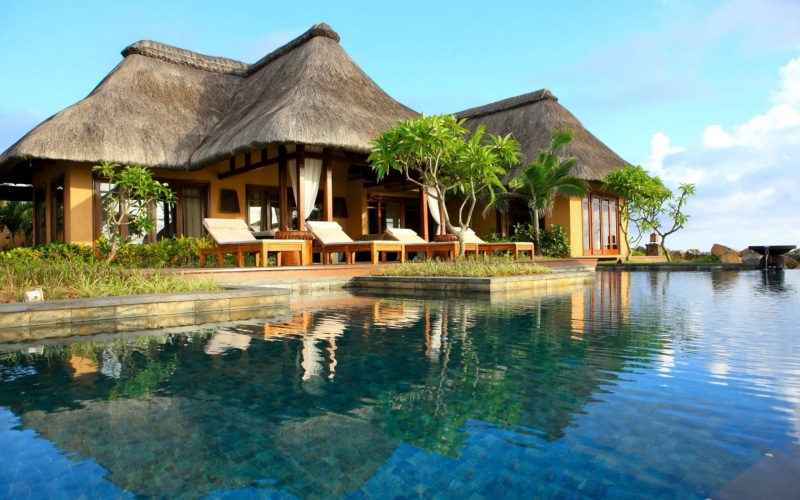 residential district, palm tree, pool, 2K, tropical climate, outdoors, trees, sea, resort, tree, tourist resort, luxury, no people, house, nature, architecture