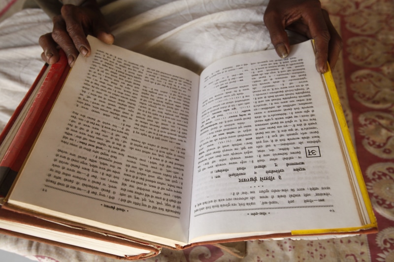 Indian, Book, India, The Bhagavad Gita, 5K, Sanskrit, Character