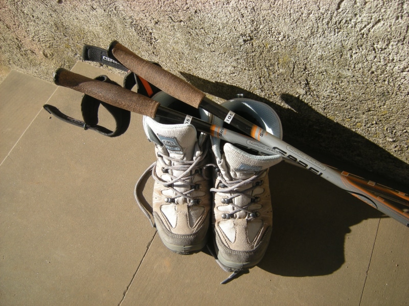 boot, wall - building feature, indoors, hiking, Gita, high angle view, wood - material, music, Boots, no people, flooring, Mountain, metal, Trekking, sunlight