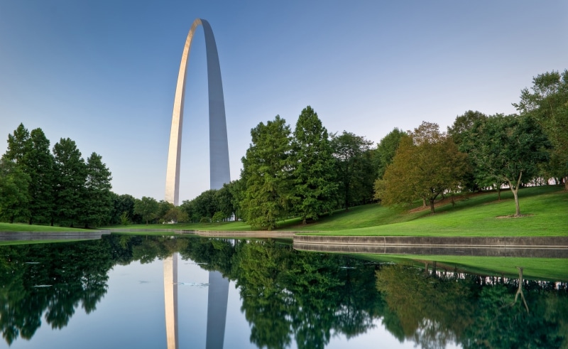 day, st, nature, landmark, growth, no people, plant, Louis, grass, waterfront, Missouri, tranquil scene, tranquility, sky, 2K, Arch, United States, lake