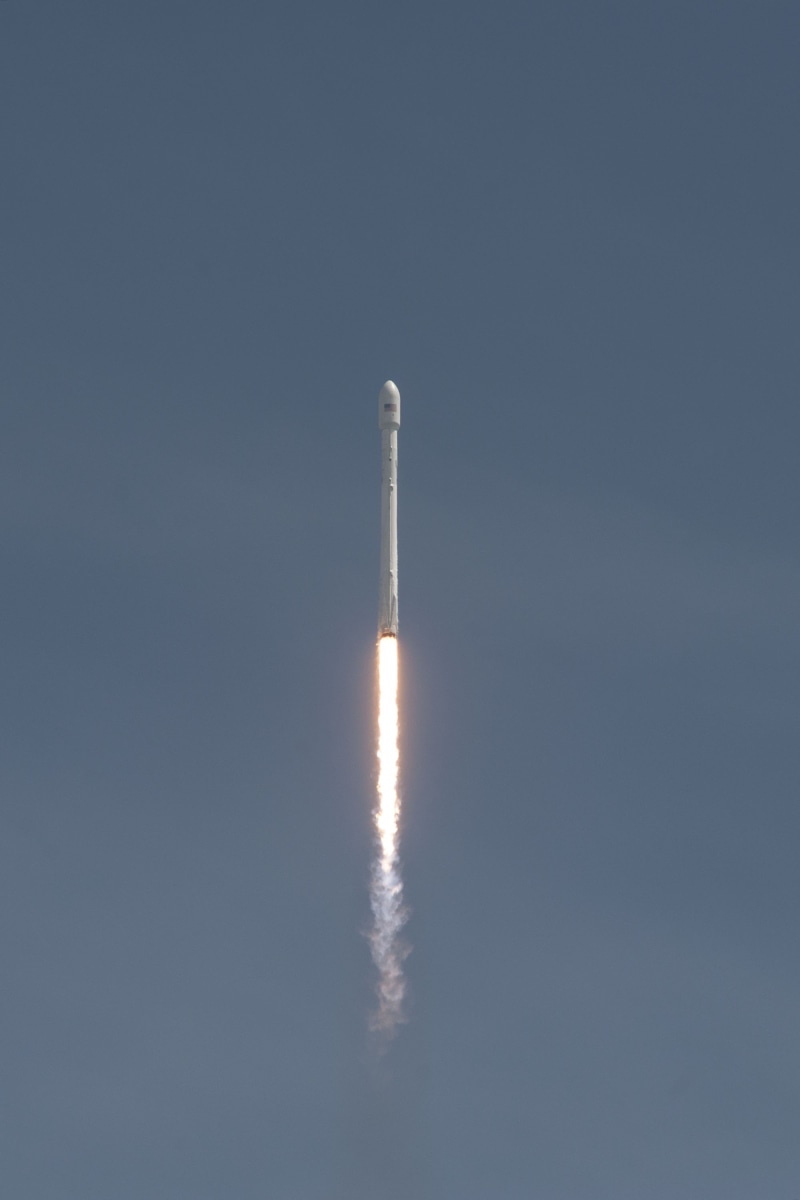 lift-off, day, vehicle, air vehicle, reflection, transport, fuel, copy space, no people, flying, launching, space exploration, propulsion, nature, sky