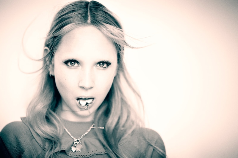 Juno Temple, 1080P, photoshoot, magazine" i-D", decoration