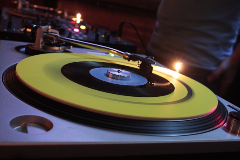 motion, arts culture and entertainment, retro, photo, dj, 4K, discos, party, illuminated, pub, mixing, retro styled, technology, antique, concierto, occupation