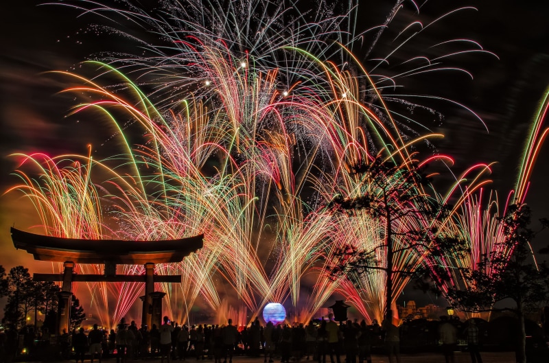 illuminated, long exposure, group of people, night, real people, architecture, firework display, event, motion, arts culture and entertainment, firework