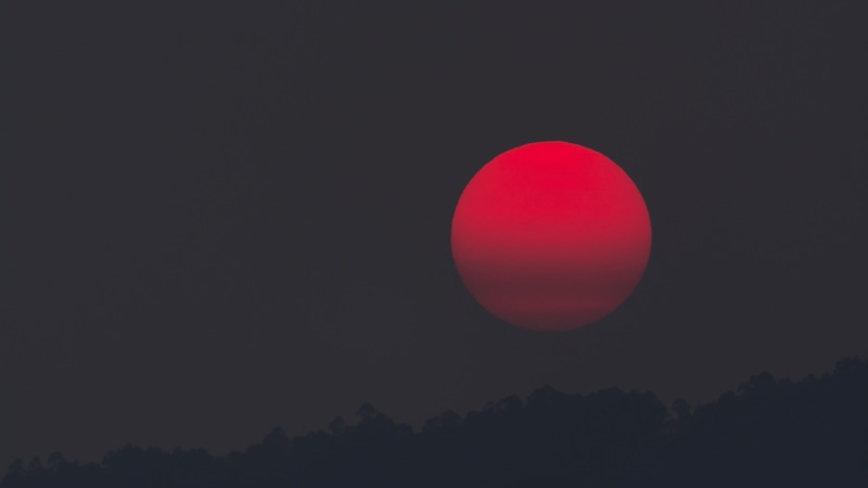 circle, space, 4K, eclipse, outdoors, red, night, sphere, atmosphere, phenomenon, silhouette, balloon, nature, copy space, celestial event, sky, tranquility