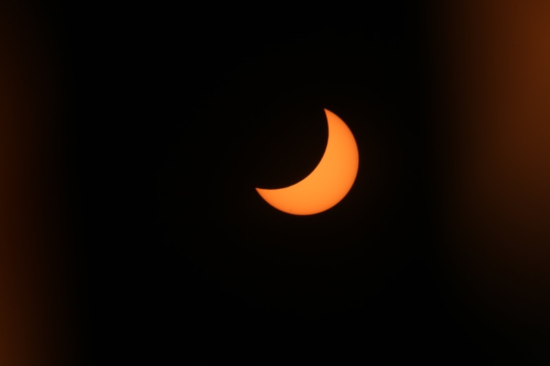 moon, crescent, natural spectacle, photo, darkness, orange color, symbol, beauty in nature, flame, blackout, copy space, scenics - nature, fire - Natural Phenomenon