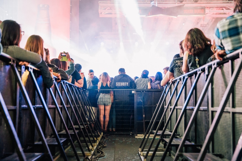popular, entertainment, event, people, club, concert, women, watching, party, young women, fan, sound, night, noisy, cheerful, men, multitude, youth, nightlife