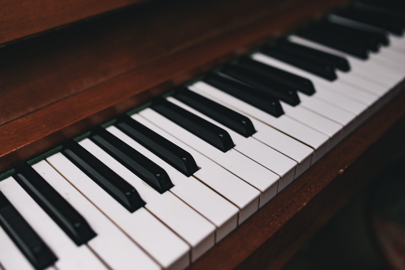 keyboard instrument, playing, wood - material, art, key, keyboard, skill, high angle view, arts culture and entertainment, no people, 5K, white color