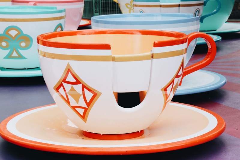 close, mad tea party, glass, amusement park, red, tea cup, cafe, saucer, disney, tea, ceramic, walt disney, coffee - drink, crockery, white, 1080P, amusement park ride