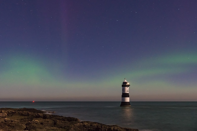 coast, Wales, Aurora Borealis, beach, body, tower, sea, body of water, water, Point, night, coastline, 720P, Penmon, white, astrophotography, night  sky