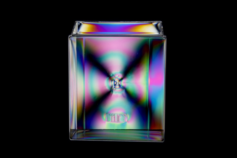 polarizer, colors, no people, copy space, purple, illuminated, reflection, still life, device screen, multi colored, single object, motion, polarized light