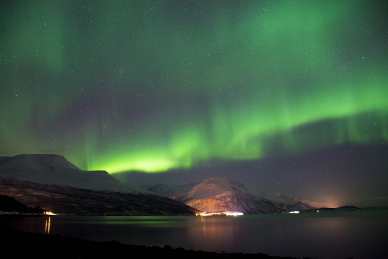 water, 5K, nature, space, no people, green color, aurora polaris, landscape, sky, astronomy, mountain range, aurora borealis, night, lake, tranquility