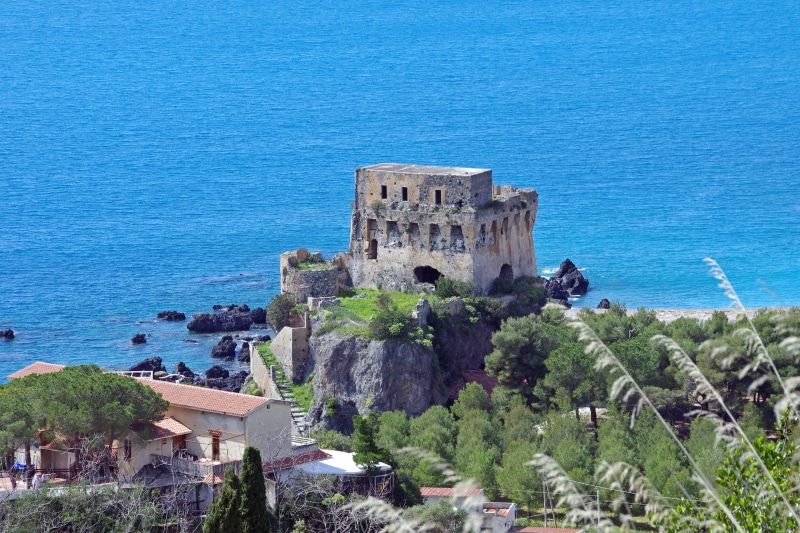 Praia A Mare, sea, outdoors, day, nature, ancient civilization, travel destinations, 2K, ruins, castle, blue, architecture, no people, tourism, old ruin