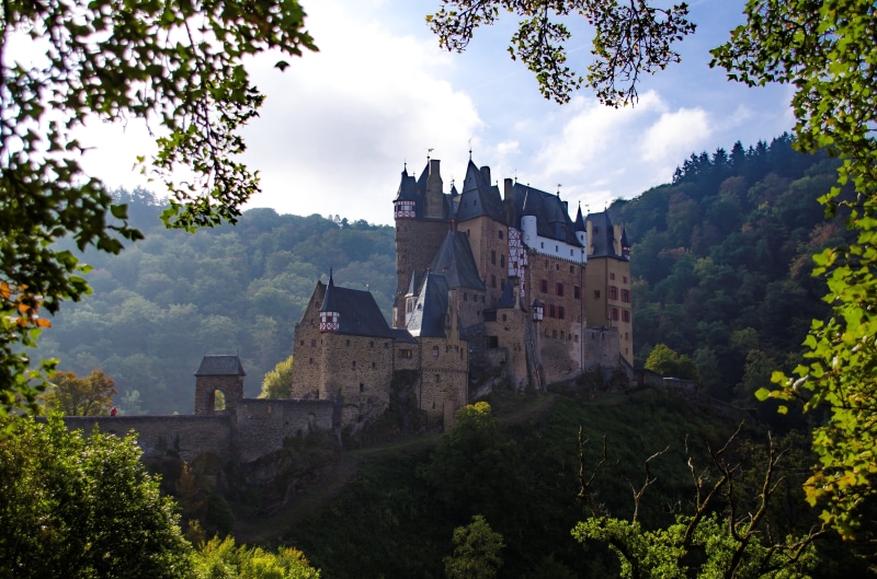 building exterior, built structure, the past, day, low angle view, places of interest, outdoors, old, burg eltz, architecture, knights castle, history