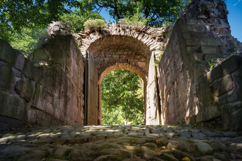 under the castle, brown, stone wall, wall - building feature, rock, 5K, burgruine, formation, the past, outdoors, nature, built structure, cyrillic, arch