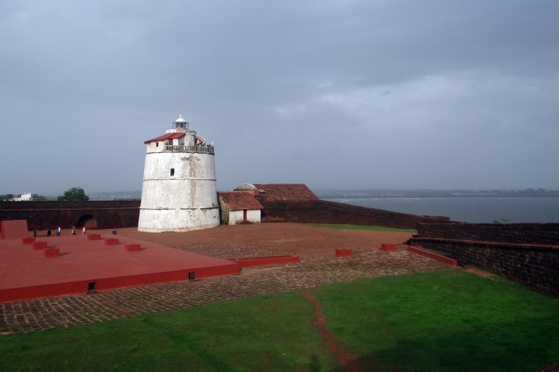 protection, sky, 17th century, built structure, building exterior, nature, guidance, travel destinations, the past, aguada, india, no people, portugese fort