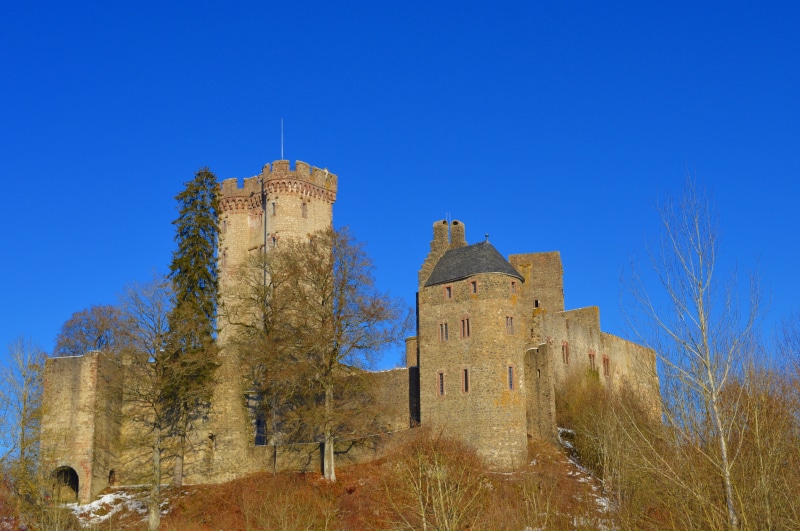 kasselburg, clear sky, blue, viewpoint, travel, plant, travel destinations, concrete, historically, day, germany, built structure, castle wall, medieval