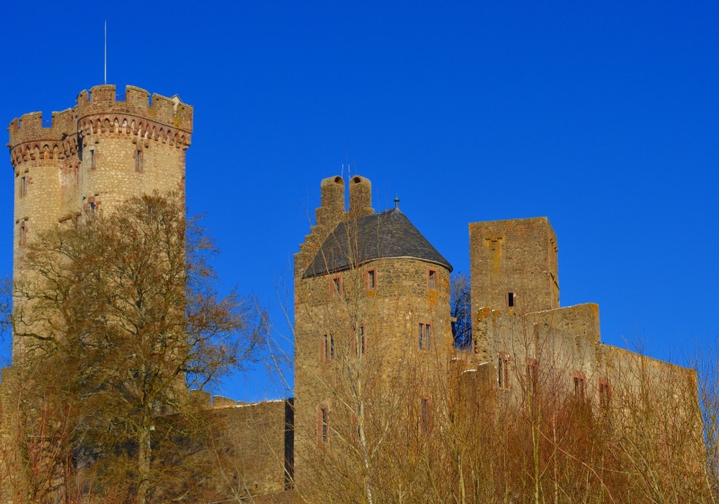 house, old ruin, castle castle, travel, fort, castle, medieval, ruined, nature, fortress, guard, watchtower, daytime, defense, photography, historically