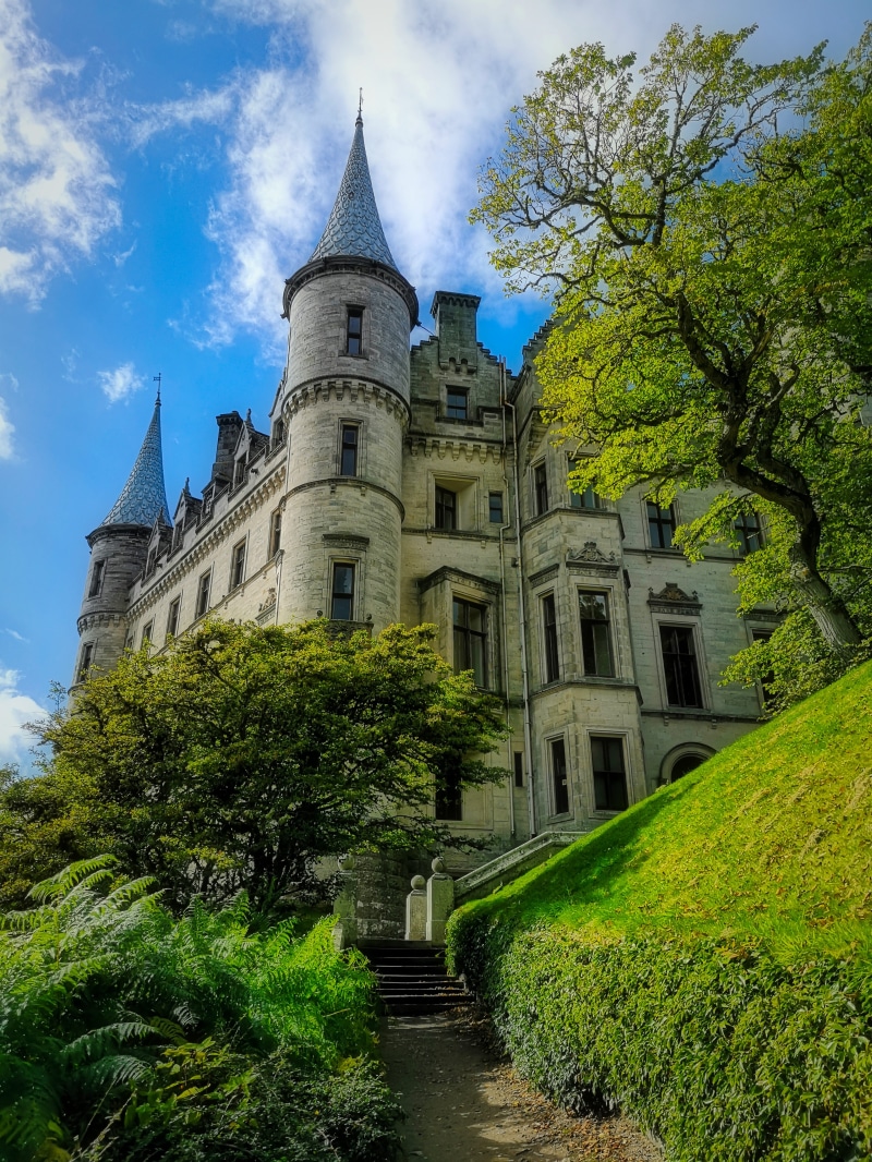 sky, stone, history, day, nature, cloud - sky, clouds, scotland, landmark, green color, castle, growth, 5K, plant, fairy tales, tree, outdoors, tourism