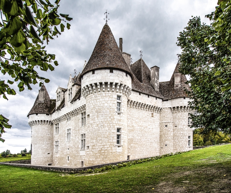 building exterior, stones, architecture, tourism, no people, calm, cloud - sky, culture, history, green, day, travel, white, royal, vines, colors, plant