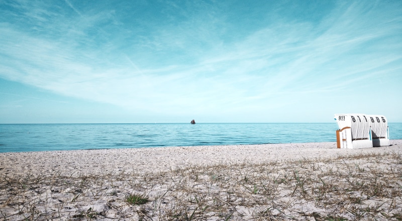 nature, holiday, sea, outdoors, white, tranquil Scene, water, ocean, 5K, travel Destinations, daytime, seashore, trip, travel, near, coastline, copy Space
