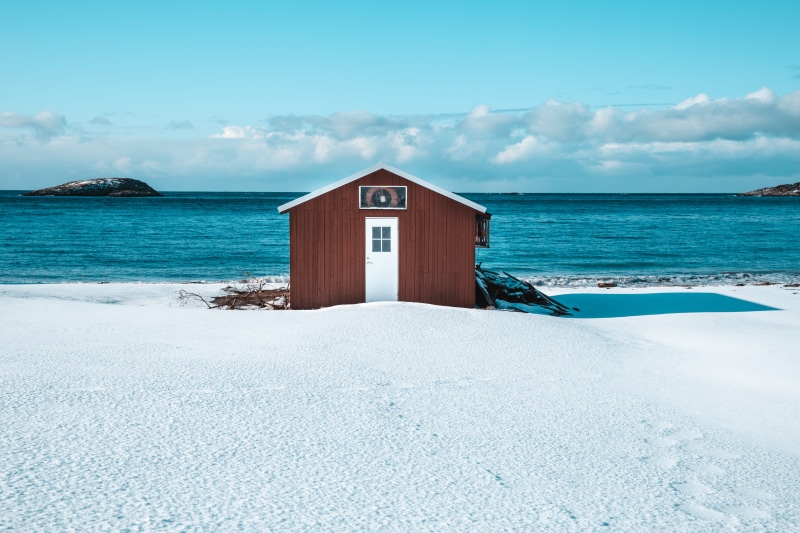 scenic, cabin, 5K, clouds, vacation, sand, built structure, brown, shed, snow, wooden, beach, resort, island, land, horizon over water, shore, seashore