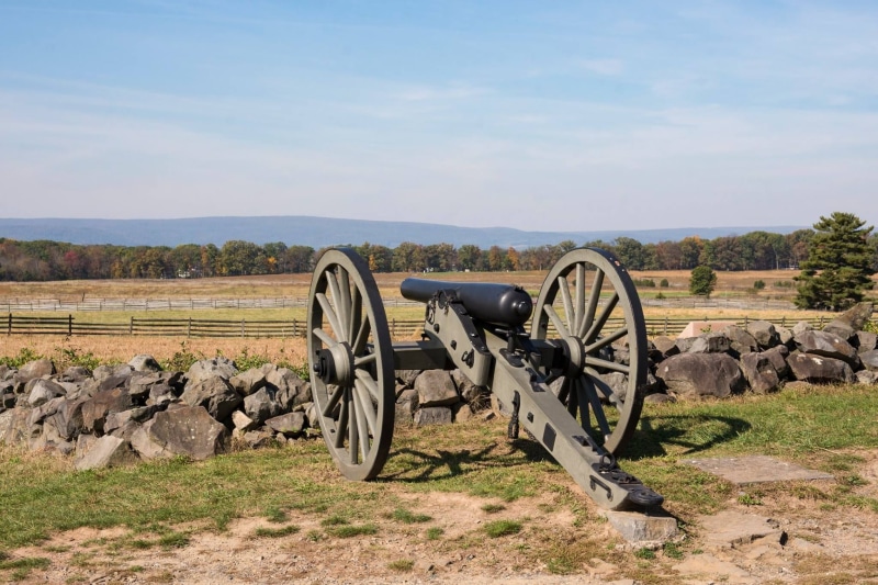 history, outdoors, war, stone wall, park, national, landscape, statue, tranquil scene, cannon, civil, canon, battlefield, gray, no people, canyon, field