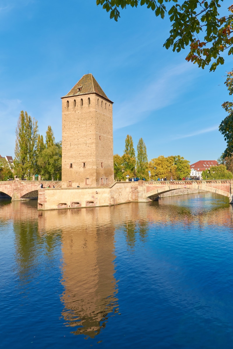 history, canon bastion, reflection, lake, bridge, mirroring, 2K, middle ages, go away, clouds, henry tower, defend, castle, landmark, round arch, weir