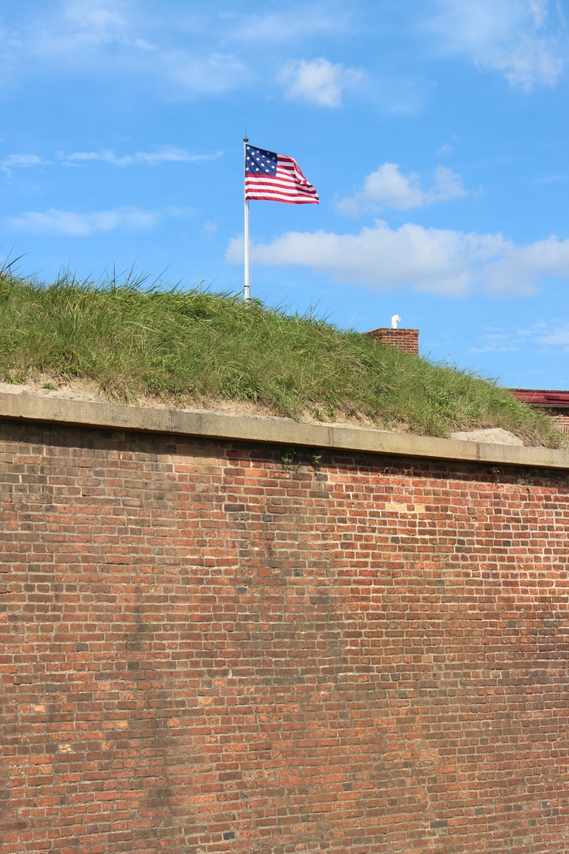 states, no people, usa, summer, wall, cloud - sky, blue, baltimore, red, travel, garrison, clouds, dom, 1812, green, low angle view, united, star, mchenry