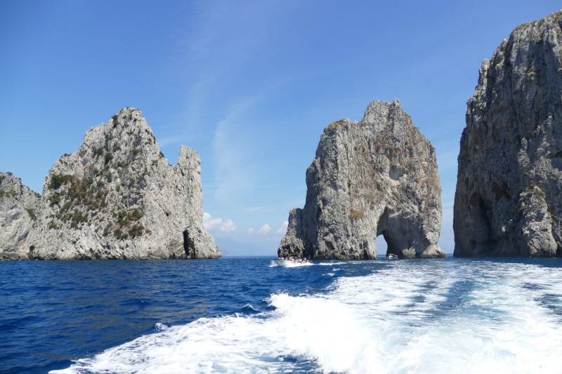 rock, outdoors, vacations, idyllic, tranquility, blue, landscape, sunlight, south italy, sky, nature, 5K, coast, beauty in nature, cliff, island, day