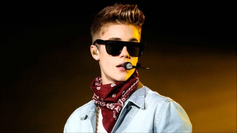 celebrities, smile 2014, celebrity, justin, 1080P, actress, justin bieber, bieber, boys, smile, single