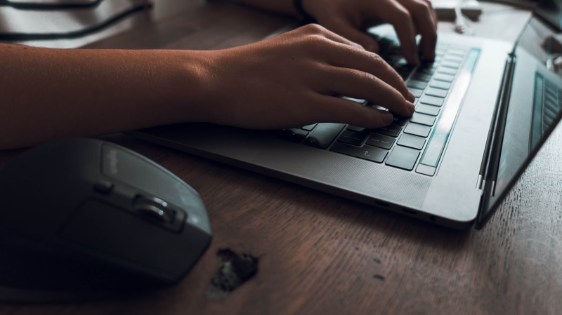 body part, macbook, keyboard, hands, finger, wood, busy, graphicdesign, working, work, 4K, adult, computer keyboard, laptop, connection, mouse, computer