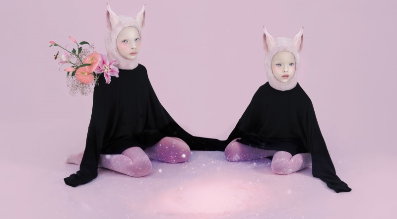 1080P, portrait, studio shot, blond hair, surreal, black color, purple, pink color, hair, hairstyle, people, watchers, Aero, Creative, females, observe