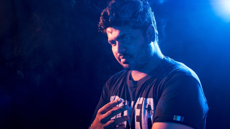 5K, india, gig, dark, men, young adult, music, lightbeam, lowkey, bengaluru, illuminated, young men, stagelight, rock music, performance, blackbackground