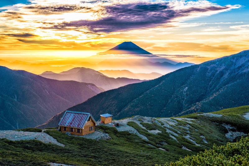 idyllic, landscape, 5K, mountain peak, brown, no people, asahi, summer, land, sky, 小河内岳避難小屋, outdoors, non-urban scene, sun, dramatic sky, rural Scene