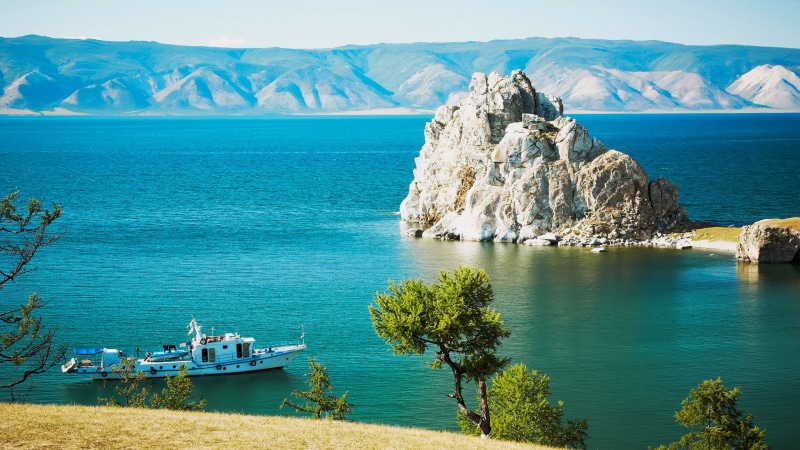 siberia, cape shaman, 4K, khuzhir, baikal, cape burkhan, lake baikal, rock, island, ship, sky, baikal lake, coast, cape, olkhon island, russia, shaman rock