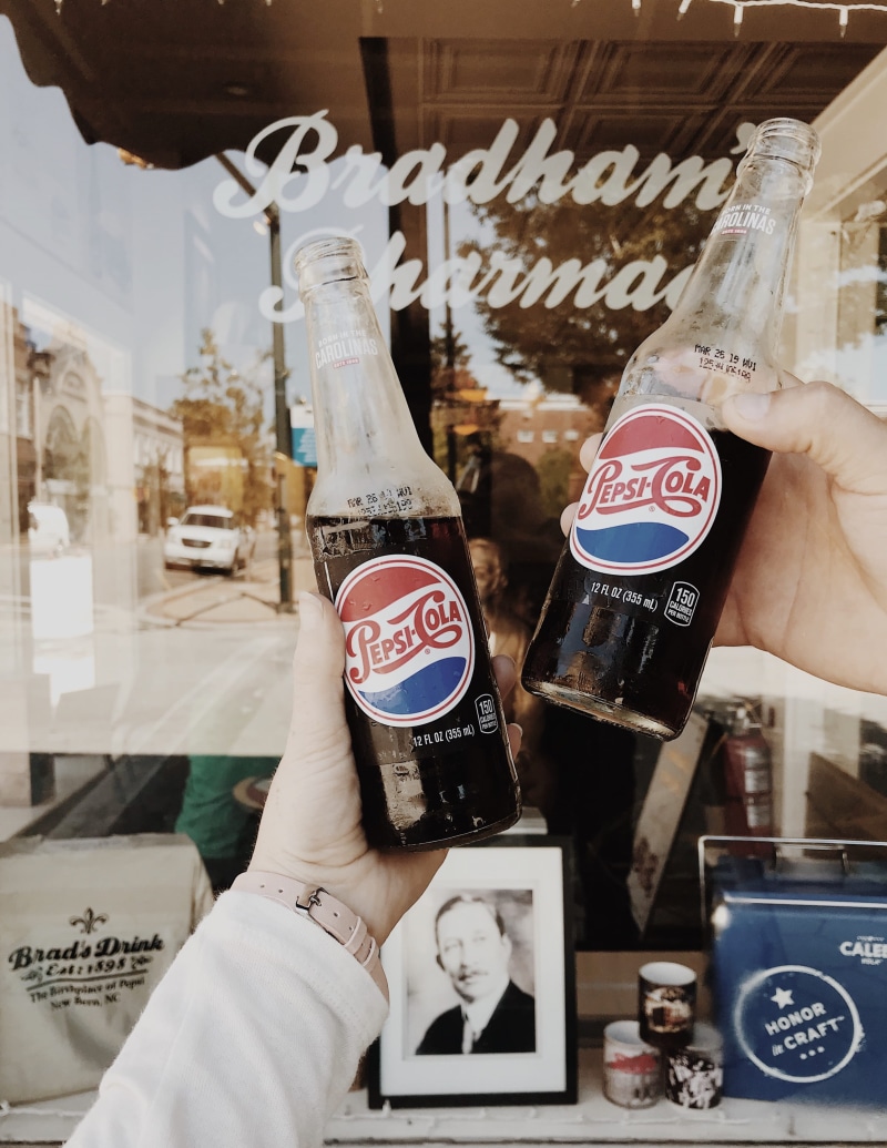 business, beer - Alcohol, bottles, vintage, label, people, beer Bottle, retro, branding, bottle, cola, pepsi, drink, 2K, light, window, closeup, warm