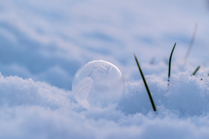 ball, hoarfrost, ice, winter time, day, white, white color, close, blue, environment, sky, rau, seifenblase frozen, bubble, cold, ripe, snowflake, frosted