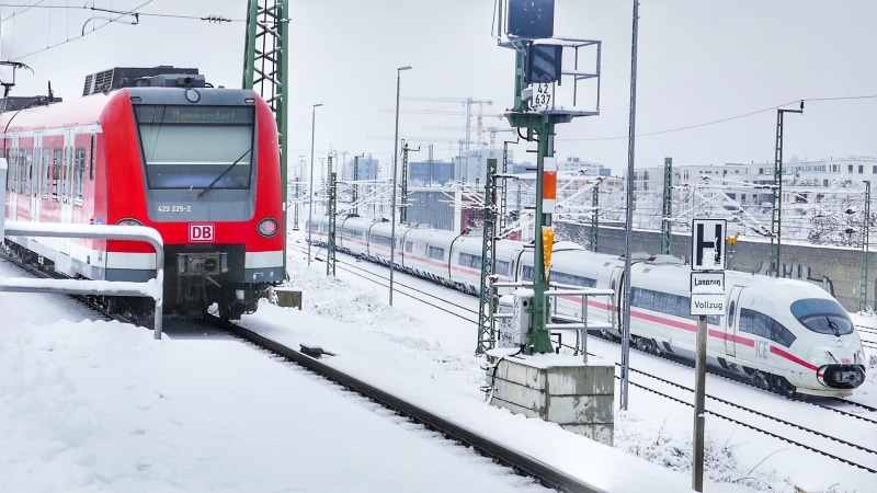 train - vehicle, 1080P, traffic, railway, seemed, railway line, winter, travel, train, snowcapped mountain, snow, snowing, railway station, departure