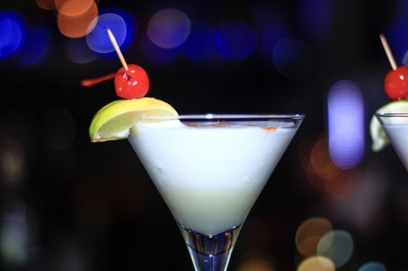 sugar, straw, summer, refreshing, gin, soda, no people, martini, focus on foreground, food, cherry, focus, bar counter, ice, alcohol, photo, menu, berry