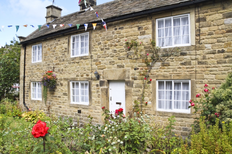 historic, united kingdom, building, pritty, red, flower, entrance, window box, hires, plant, historical, growth, nature, building exterior, derbyshire