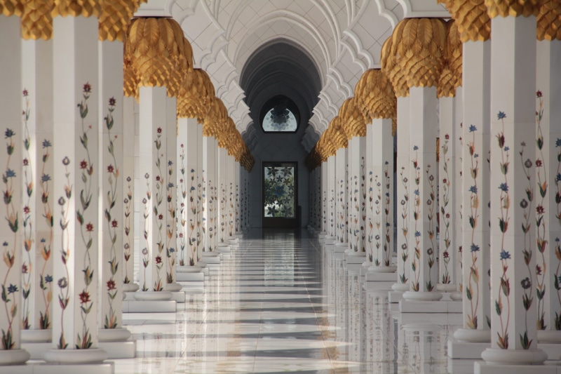 architectural column, abu dhabi, place of worship, built structure, belief, direction, marble, white, islam, corridor, spirituality, the past, architecture