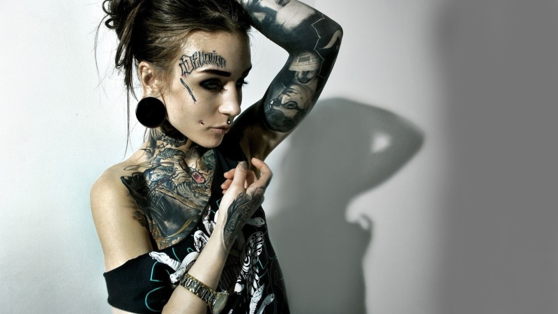 studio shot, 1080P, human body part, portrait, arms up, beauty, make-up, fashion, indoors, silver colored, top, model, Monami Frost, hairstyle, black