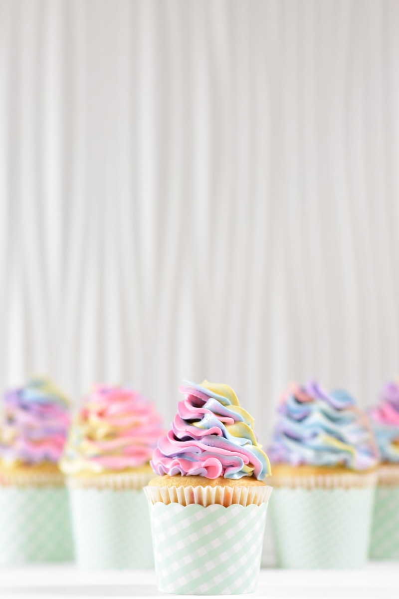 creme, cake, sprinkles, birthday party, cream, sweet food, unhealthy eating, no people, cupcake, dessert, cupcakes, 5K, frosting, text, confectionery